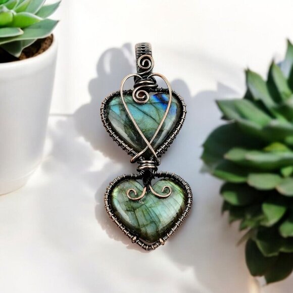 Labradorite ✦ Wire-Wrapped Heart Pendant ✦ Copper Design Crystal Necklace 3.3" N - Picture 2 of 12